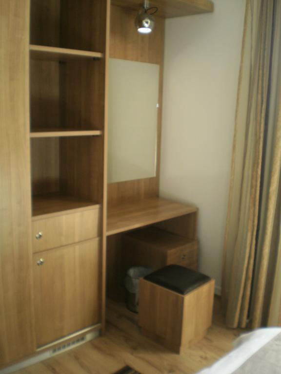 Metropolis Hotel Serres Buitenkant foto