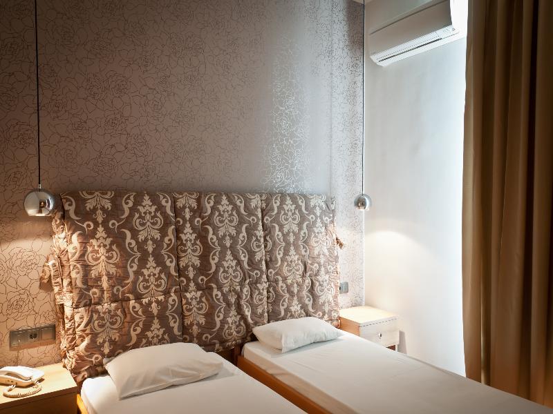 Metropolis Hotel Serres Buitenkant foto